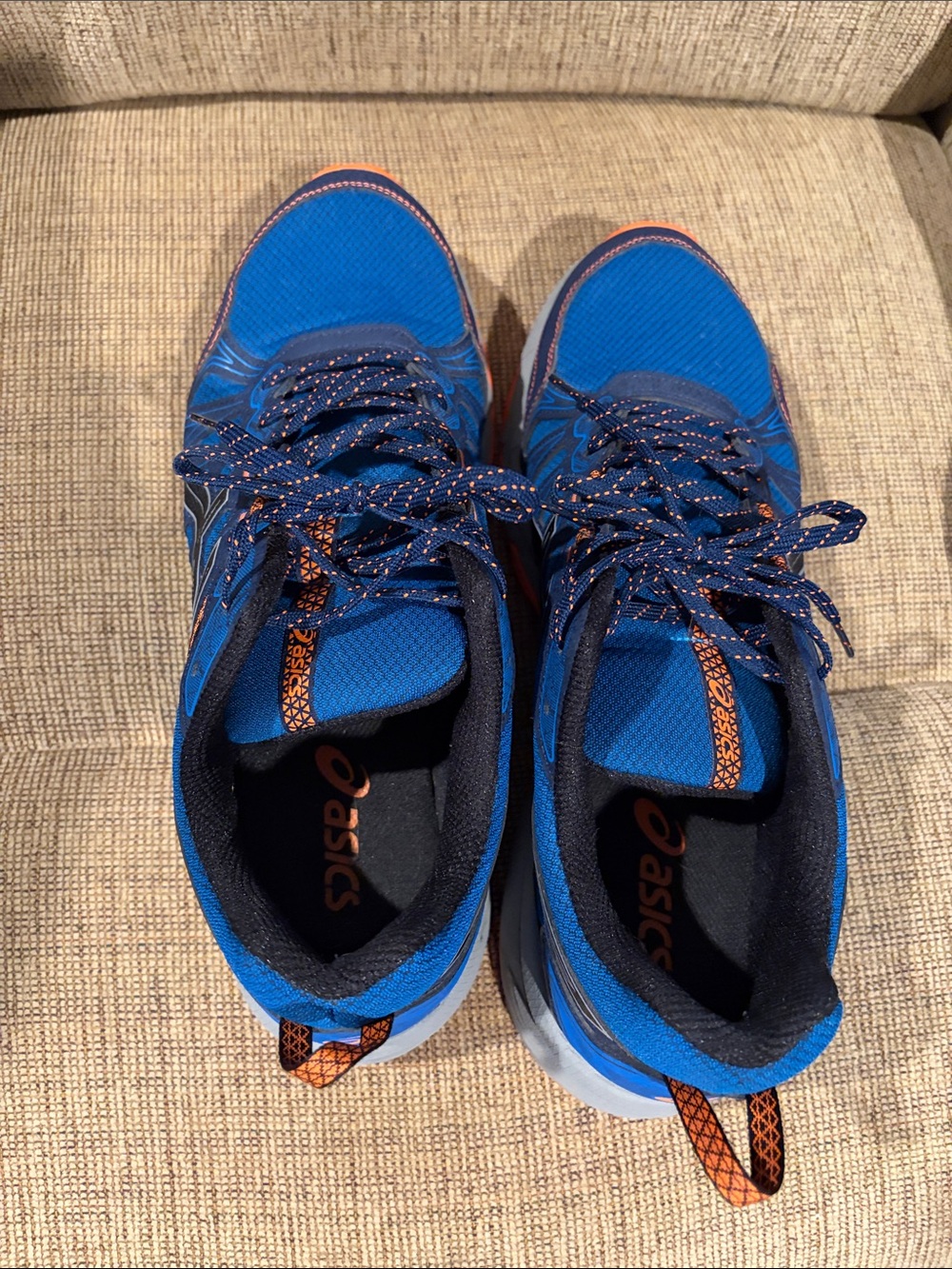 ASICS Gel like NEW running shoes 11.5 - Picture 2 of 6